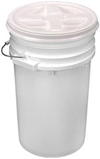 7 Gallon White Bucket with White Gamma Seal Lid, Wire Handle