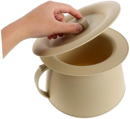 FRCOLOR Plastic Urinal Bottle Spittoon with Potty Elderly Bedpan Portable Urine Pots Pee Bucket Bedside Pee Container