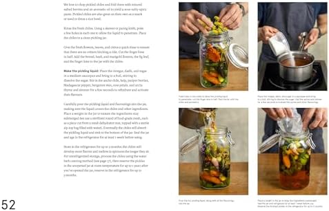 The Noma Guide to Building Flavour: Including recipes and techniques for sauces, butters, broths, reductions, preserves, vinaigrettes, flavoured salts, and infused oils (Foundations of Flavor)