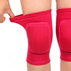 Anti slip sponge, soft and breathable men's, women's, girls', and children's red knee pads suitable for sports scenes such as volleyball, football, dance, yoga, wrestling, running, cycling, etc (red, Large)