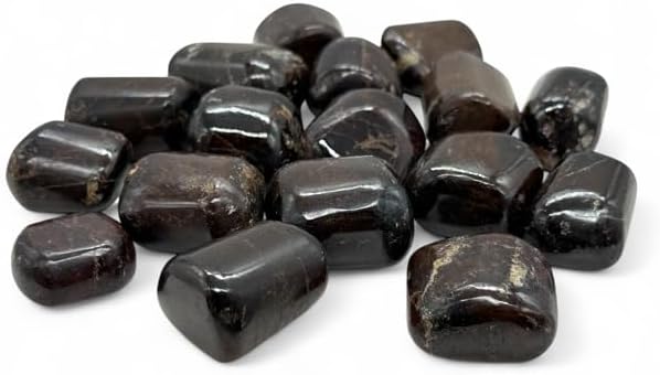 Garnet Tumbled Stone - Healing Stone - Crystal Healing - 20-25mm (1)