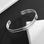 Simple polished titanium steel open bracelet, stainless steel C-shaped bracelet, adjustable double line bracelet, suitable for daily wear or gift giving, suitable for both men and women