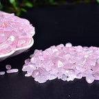 Natural Rose Quartz Tumbled Chips Crushed Crystal Stone, 7-9mm Polished Healing Crystal Chips Healing Reiki Crystal Jewelry Making Home Decoration