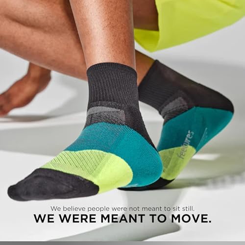 Feetures Elite Ultra Light Cushion Quarter - Sport Sock with Targeted Compression - New Black, S (1 Pair)