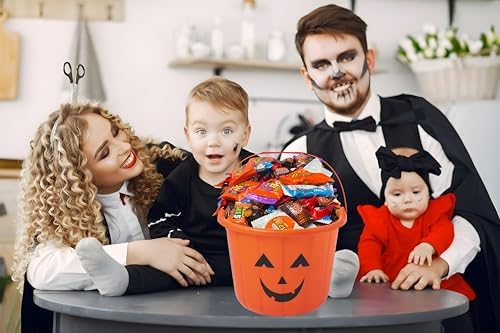 Halloween Chocolate Candy Filled Pumpkin Bucket, Candy Pre-filled Large Pumpkin Bucket, Appr 80 Candie Treats, Spooky Party Favor Bulk Candy Gift, Kids Trick or Treat Bars, Peanut Butter Cups, Fangs