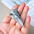 Moonstone Raven Skull Figurine Crystal Healing Stone Spiritual Meditation Pocket Figurine Natural Gemston Hand Carved Polished Home Room Office Desk Decoration Gift Collect