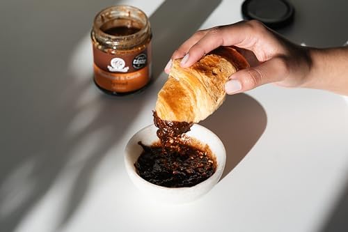 Nutural World - Crunchy Hazelnut and Carob spread 35 Oz (1kg) - Great Taste Award Winner