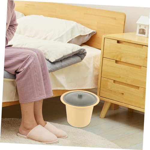 Portable Chamber Pot Lid Plastic Urine Bucket for Adults Convenient Spittoon for Home and Hospital Use Non-Skid Design Suitable for Seniors and Disabled Users