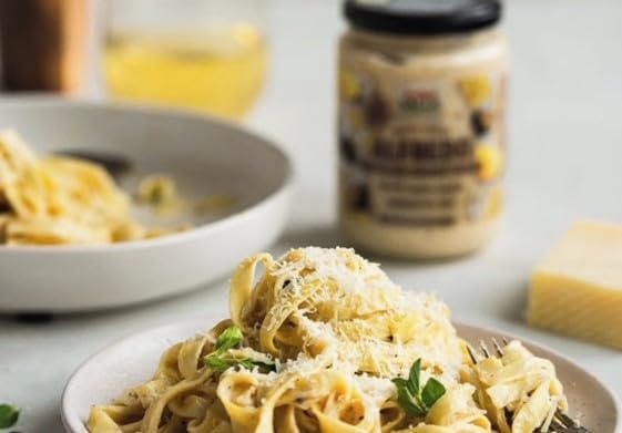 SACLA Alfredo Sauce with Black Truffle | Creamy Italian White Pasta Sauce with Grana Padano DOP Cheese & Black Truffle | 14.5 oz Glass Jar | Imported from Italy