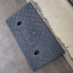 TOCTUS OUKEJNM Portable Threshold Ramp for Cars, Driveway Curb Ramp 3-15cm Rise, Car Slop Ramp for Sidewalk Vehicle Wheelchair Bike, Kerb Ramp, Non-Slip(Black,50x13x4cm(20x5x1.6in))
