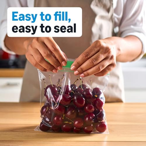 Amazon Basics Square Snack Bags with Double Zipper, Seals in Freshness, 5 1/8" x 4 11/16", 100 Count