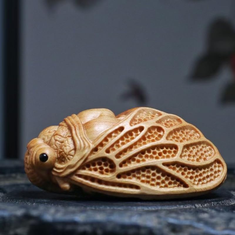 Acxico 1 Piece Charming Wooden Cicada Figurine, Versatile Indoor/Outdoor Decor, Natural Wood Insect Statue, Home Accent for Christmas and Daily Display
