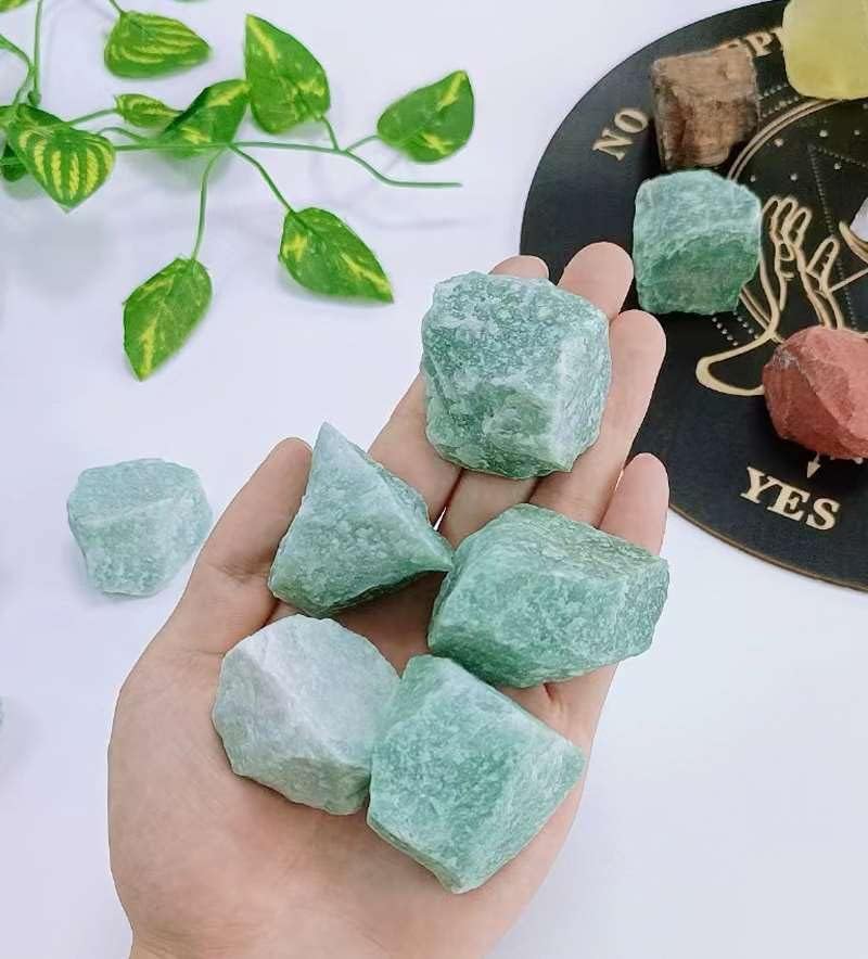 LAIDANLA Green Aventurine 2" Natural Rough Stones Crystal Large Raw Crystals Bulk Healing Gemstones for Reiki Healing Tumbling Fountain Rocks Wire Wrapping Decoration 4PCS 0.55lb