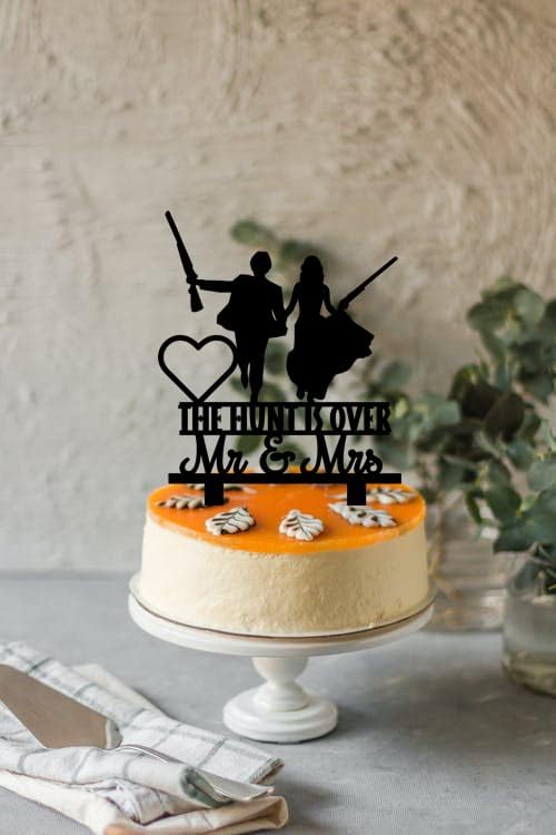 The Hunt Is Over Wedding Cake Topper: Groom & Bride With Rifle - Mr. & Mrs. Wedding Cake Topper