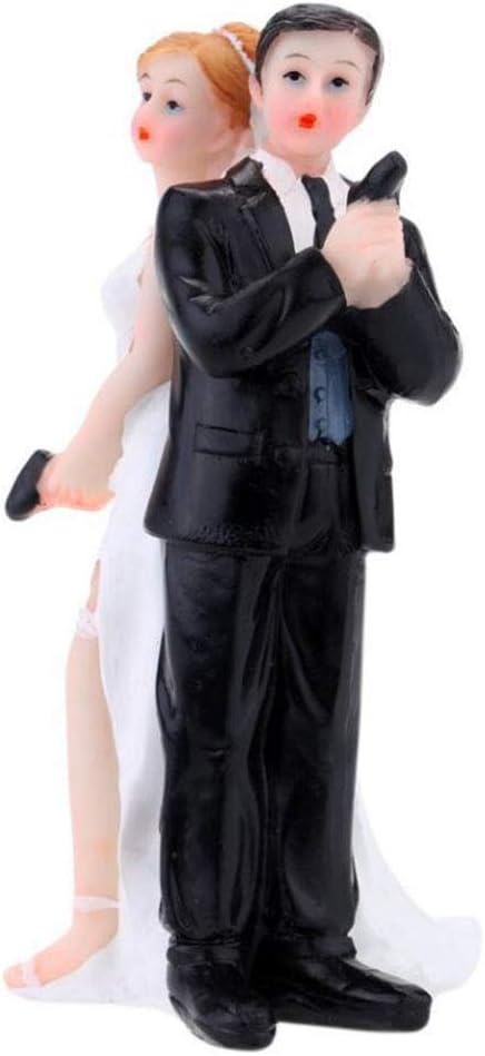 Wedding Cake Topper, Funny Bride Groom Hold Gun wedding Couple Figurines, Wedding and Engagement Wedding Party Decorations Gifts (Bride Groom With Gun)