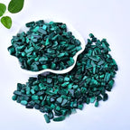 Erliway 100g Natural Malachite Crystal Chips, 7-9mm Tumbled Chips Crushed Crystal Stone, Polished Crystal Chip for Vase Filler, Healing Tumbled Crystal Chip for Reiki Crystal Jewelry Making Home Decor