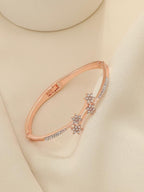 Rose Gold Flower Decor Bangle Women Personality Temperament Shiny Zircon Decorative Bracelets Female Fashion Casual Daily Wear Cuff Bracelets Jewelry Gift for Friends