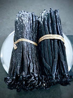 1/2 lb Grade A Madagascar Whole plump Vanilla Pods perfect for cooking, extracts and baking 5,5 to 8 inches