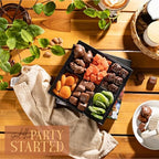 Premium Fruit & Chocolate Gift Box – Assortment with Chocolate Pecans, Dried Apricots, Kiwi Slices, Papaya, Sea Salt Caramels & Milk Chocolate Caramels – Perfect for Gifting