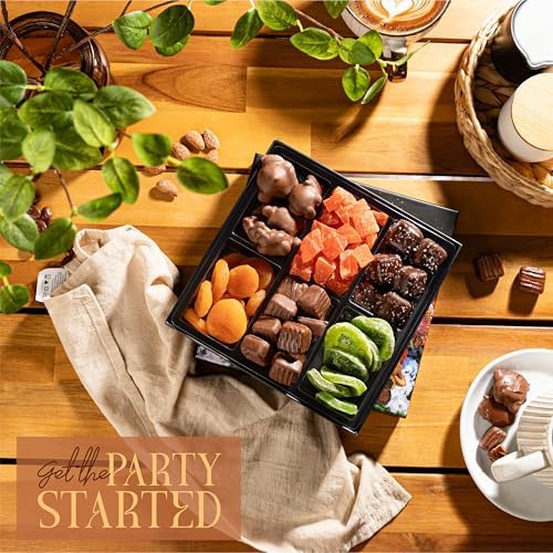 Premium Fruit & Chocolate Gift Box – Assortment with Chocolate Pecans, Dried Apricots, Kiwi Slices, Papaya, Sea Salt Caramels & Milk Chocolate Caramels – Perfect for Gifting