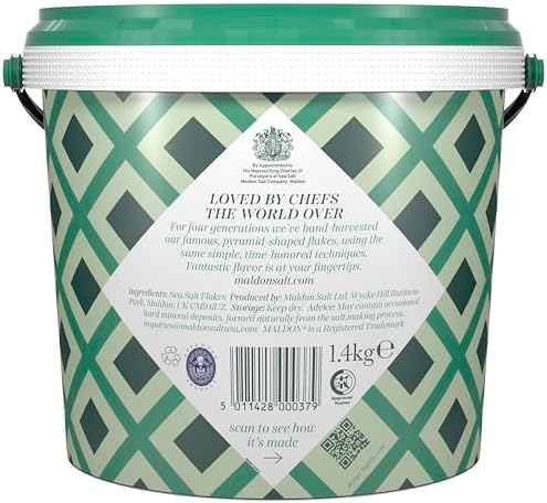Maldon - Sea Salt Flakes Tub, 3.1 lb (1.4kg) - Unique Pyramid Shaped Salt Flakes, Perfect for a Wide Range of Dishes, Hand-Harvested for Four Generations