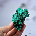 Natural Malachite Stone Crystals 0.11-0.22lb Malachite Raw Irregular Rough Mineral Specimen and Healing Crystal Gem Reiki Healing Home Decor Gift Box