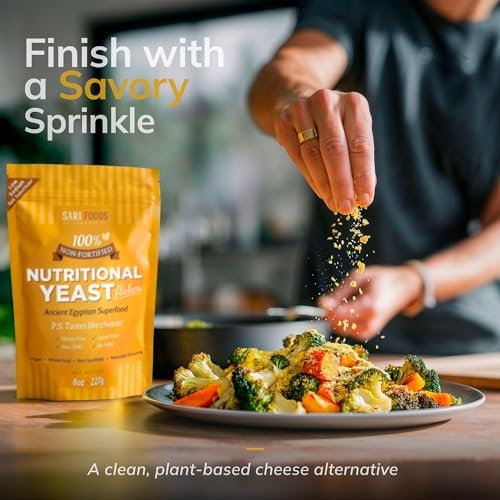 Non Fortified Nutritional Yeast Flakes, Whole Foods Based Protein Powder, Vegan, Gluten Free, Vitamins B, Beta-glucans, and All 18 Amino Acids (24 oz.)