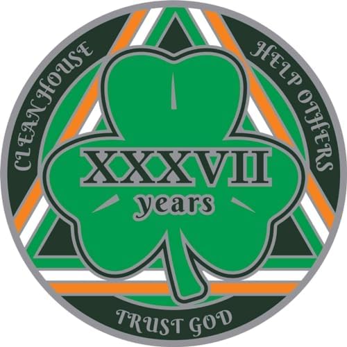 MYRECOVERYSTORE Green Shamrock Recovery Medallion in Years 1-50 Serenity Prayer in Gaelic on Rear