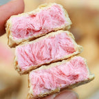 Freeze dried strawberry yogurt chunks 2.64 oz, strawberry oatmeal crispy, strawberry flavored milk oatmeal crispy, packaged small snacks for leisure