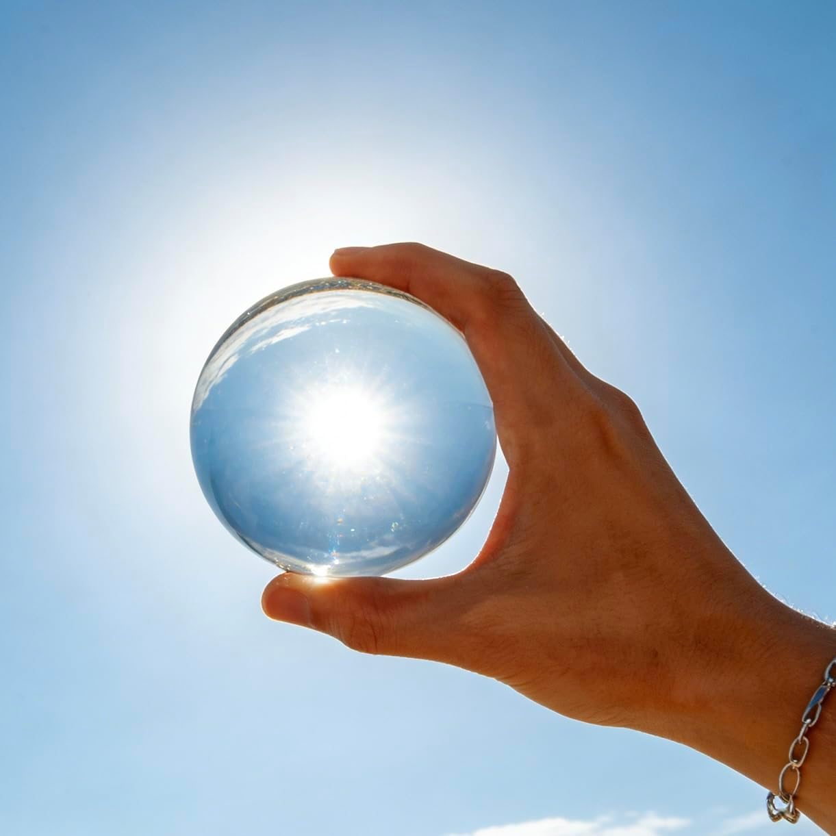 80mm Sparkling Clear Crystal Ball, 3.2in Handcrafted Photography Prop for Magical Shots Elegant Divination Sphere Glass Ball Crystal Sphere Home & Party Decor for Women, Family, Fortune Teller