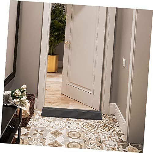Sweeping Robot Ramp Mat for Home Use Portable Entry Ramp for Doorstep Low-Gradient Climbing Mat for Robot Vacuum and Cleaning Assistance 6.73 Inch Triangle