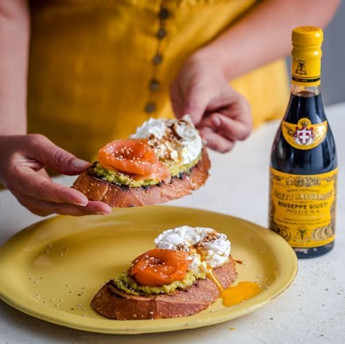 Giusti Balsamic Vinegar of Modena IGP – Extra Thick & Rich Aceto Balsamico di Modena, Matured in Traditional Aging Casks - 4 Gold Medals, Made in Italy, In Gift Box - 8.45 fl oz (250 ml) -Pack of 1