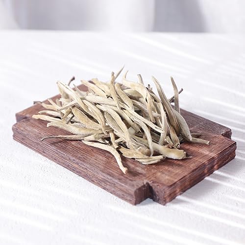 FullChea - White Tea Loose Leaf - Yunnan Silver Needle White Tea - Low Caffeine - Bai Hao Yin Zhen - Refreshing Woody Aroma - 2.5oz/71g