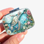 1pc Square Pill Box, Mini 2 Compartment Medicine Pill Organizer, Household Portable Medicine Storage Box, Vitamins Fish Oil for Pockets Purses Travel Unique Gift (sea Turtle)