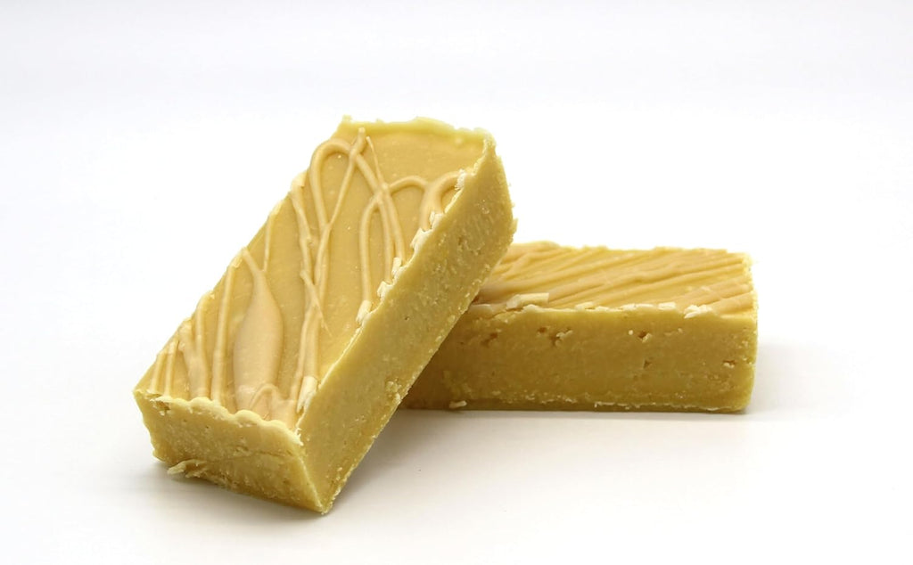 Farmhouse Fudge – Lemon Poundcake Fudge, 8 oz – Rich & Creamy Fudge with Zesty Lemon Flavor, Gourmet Candy Gift