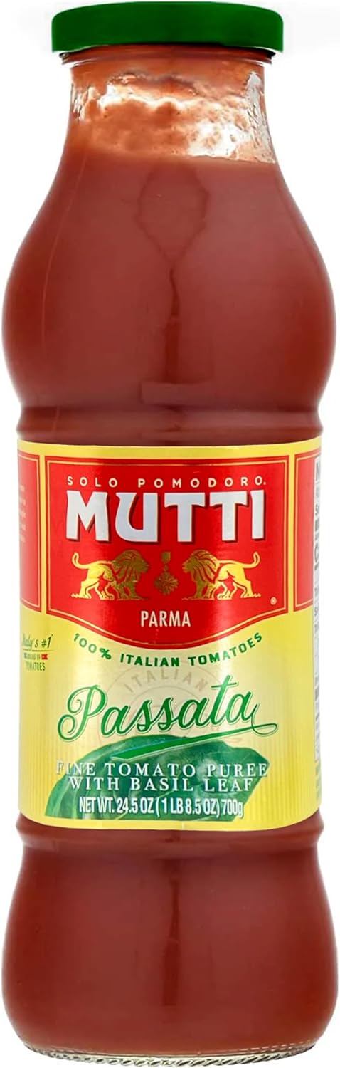 Mutti Tomato Puree with Basil (Passata con Basilico), 24.5 oz. | Italy’s #1 Brand of Tomatoes | Fresh Taste | Vegan Friendly & Gluten Free | No Additives or Preservatives