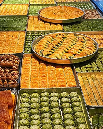 Hafiz Mustafa 1864 Istanbul Baklava Pastry Box - Baked Baklava Dessert Snacks Made from Fresh Phyllo Dough Sheets, Pistachio, Hazelnut, Walnut - Turkish Sweets Tray Gift Ideas for Birthday, Christmas