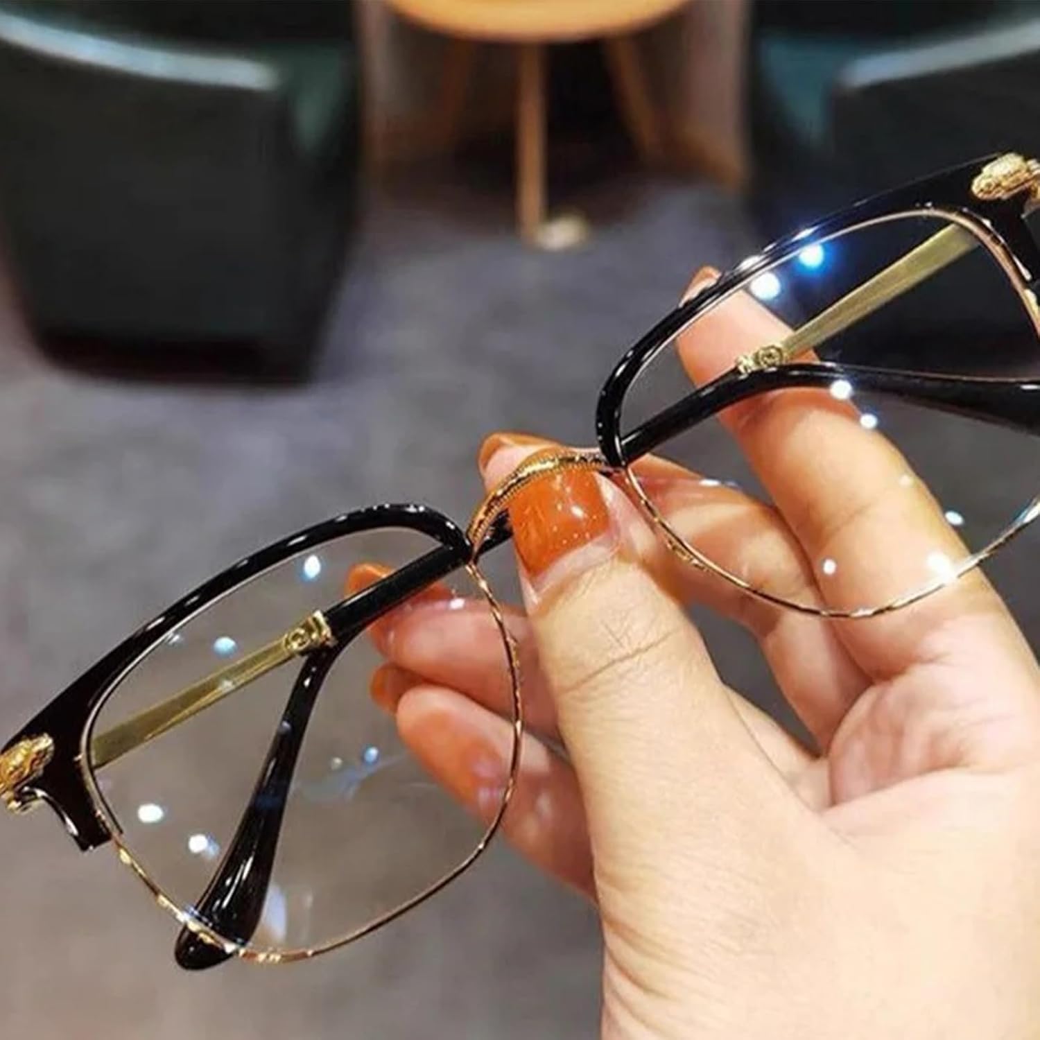 Ultra Light Anti Blue Presbyopic Glasses, Titanium Frame HD Reading Glasses with Spring Hinge Anti Eyestrain/Glare/UV