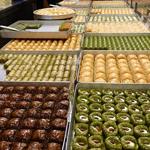Hafiz Mustafa 1864 Istanbul Baklava Pastry Box - Baked Baklava Dessert Snacks Made from Fresh Phyllo Dough Sheets, Pistachio, Hazelnut, Walnut - Turkish Sweets Tray Gift Ideas for Birthday, Christmas