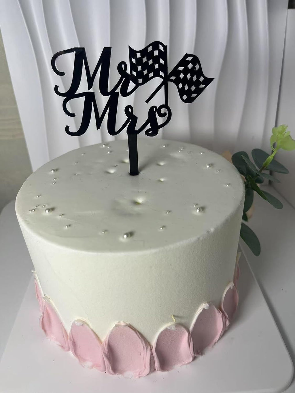 Mr & Mrs Wedding Cake Topper with Racing Flag Design, Black Acrylic Mr and Mrs Cake Topper,Wedding Cake Decorations