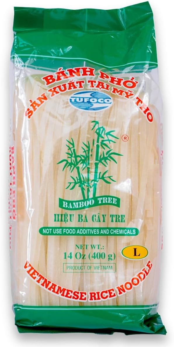 Vietnamese Bamboo Tree Rice Pho Noodle Size L 14 oz - Banh Pho My Tho Hieu Ba Cay Tre 400g