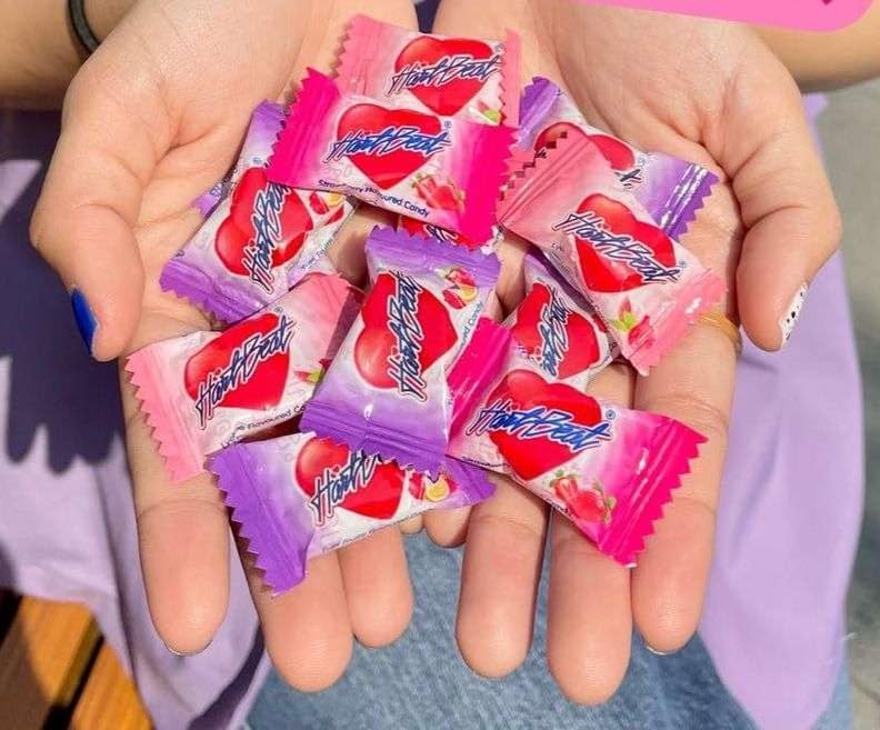 Heartbeat Strawberry Flavoured Heart Shaped Candy Bulk (100 Counts, 280G) Chewy Sweet Candy Individually Wrapped Valentine Candy Gift Party Candy Asian Strawberry Candy