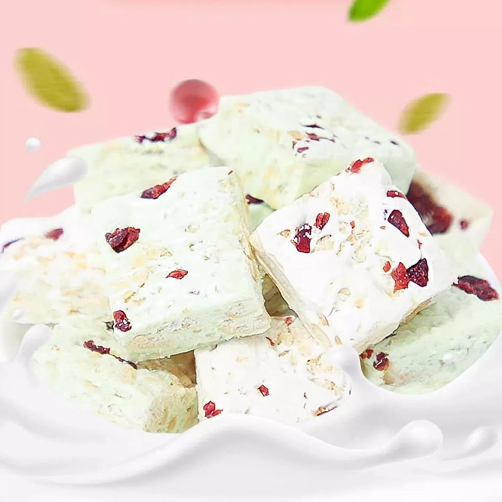 Snowflake crisp, cranberry, milk, nougat, candy, candy, small packets, biscuits, dormitory snacks