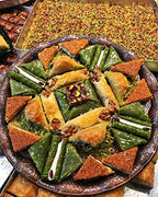 Hafiz Mustafa 1864 Istanbul Baklava Pastry Box - Baked Baklava Dessert Snacks Made from Fresh Phyllo Dough Sheets, Pistachio, Hazelnut, Walnut - Turkish Sweets Tray Gift Ideas for Birthday, Christmas