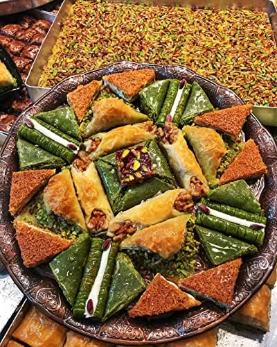 Hafiz Mustafa 1864 Istanbul Baklava Pastry Box - Baked Baklava Dessert Snacks Made from Fresh Phyllo Dough Sheets, Pistachio, Hazelnut, Walnut - Turkish Sweets Tray Gift Ideas for Birthday, Christmas