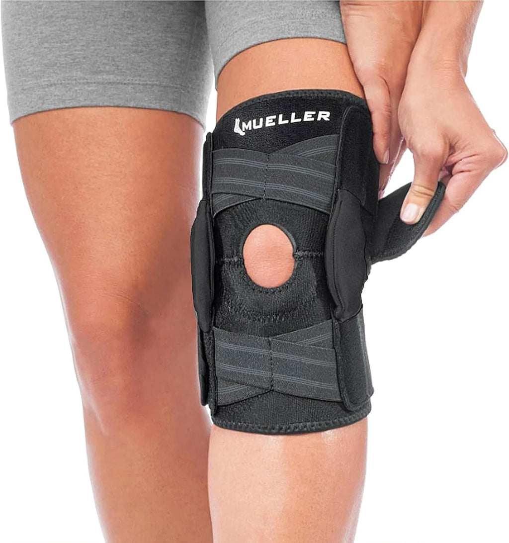 MUELLER Sports Medicine Self Adjusting Hinged Knee Brace for Men and Women, Knee Stabilizer for Compression and Pain Relief Support, Ideal for Arthritis, Sprains, Black, One Size