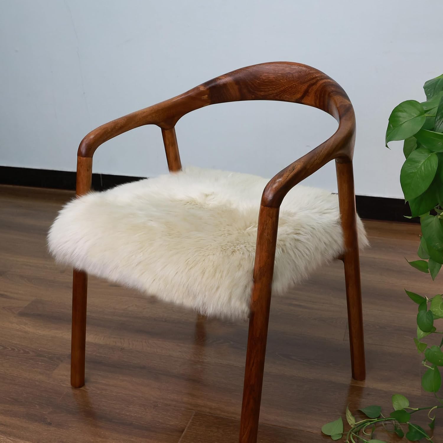 New Zealand Natural Wool Square Sheepskin Seat Pad Soft Comfortable Suitable for Living Rooms Sofa Bedrooms Dressing Dining Meeting Room Table Chair Cushions(18x18 Inch,1 Pcs,Cream Coffee)
