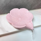 Soap Dish Soap Holder Self-Draining Soap Dish, Resin Bar Soap Holder, Plum Blossom Shape Soap Tray Soap Saver for Bathroom,Kitchen,Sink,Bathtub,Easy Cleaning and Keep Dry