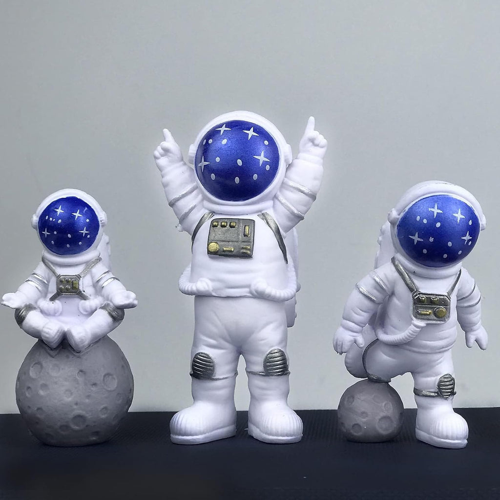 4PCS Astronaut Figurine, Blue Astronaut Figure Desktop Ornaments Resin Outer Space Birthday Cupcake Spaceman for Adult Party Funny Gift, 3PCS Astronaut and 1PCS Keychain, Desk Decor, Shelf Decor