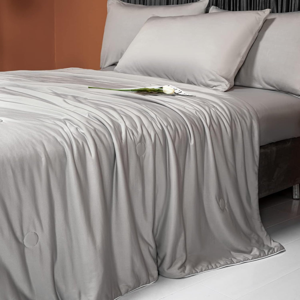 Cooling Blankets for Hot Sleepers - Cool Like Ice Cream Blanket for Summer, Lightweight Double-Sided Cooling Comforter Quilt (King Size 90" x 108" Grey)